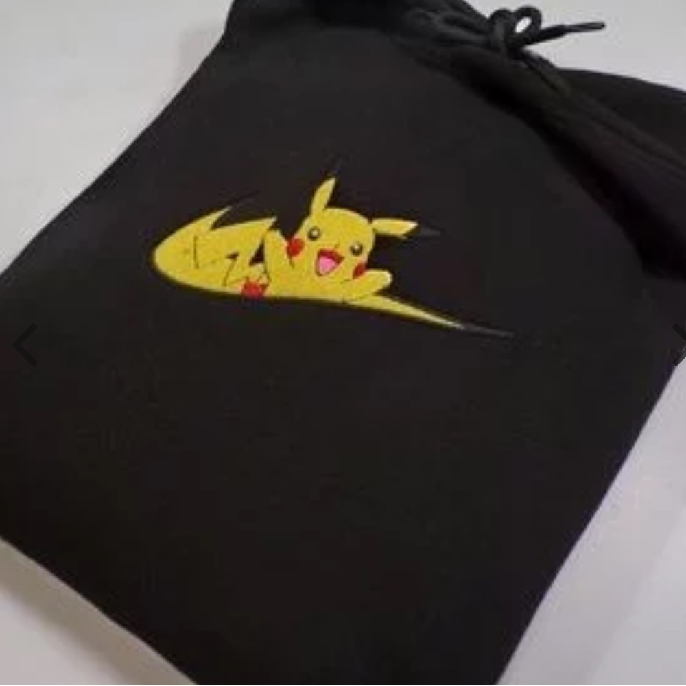 Pikachu Electric Pokemon black hoodie - Picture 2 of 3